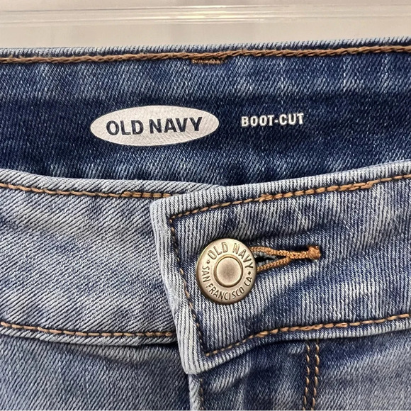 Old Navy Womens Light Blue Wash Bootcut 5 Pocket Style Jeans size 12 - Picture 5 of 9